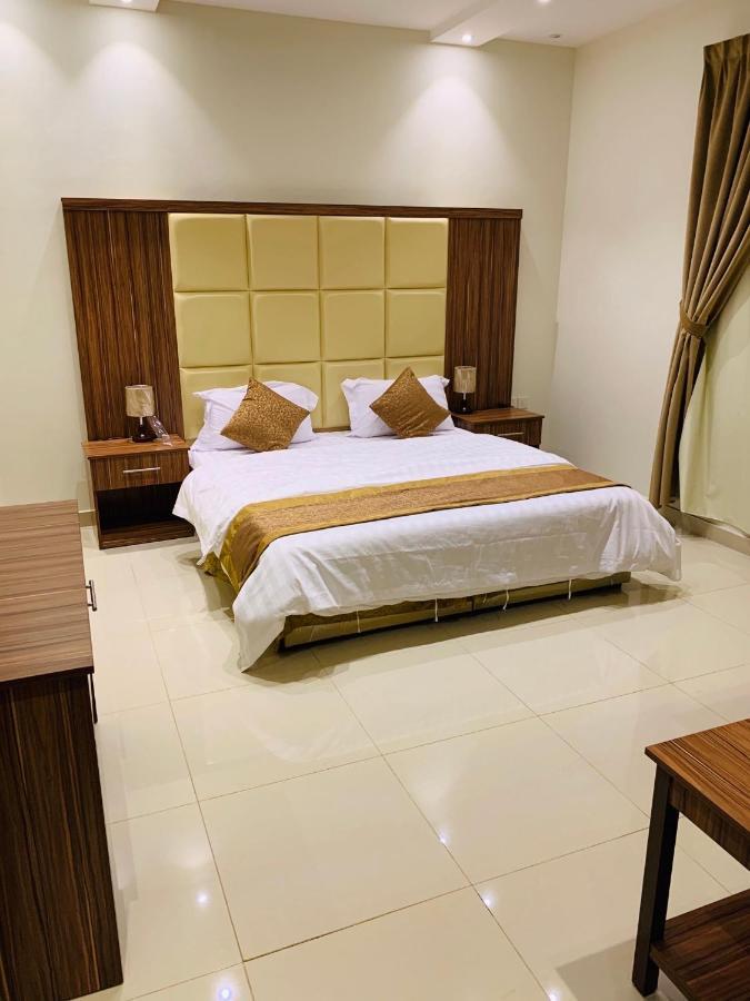 Al Bateel Furnished Apartments Riadh Exterior foto